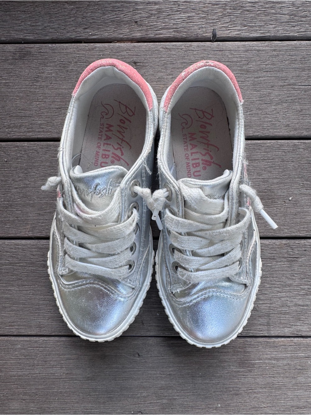 Blowfish Girls' Silver Metallic Sneakers with Pink Trim